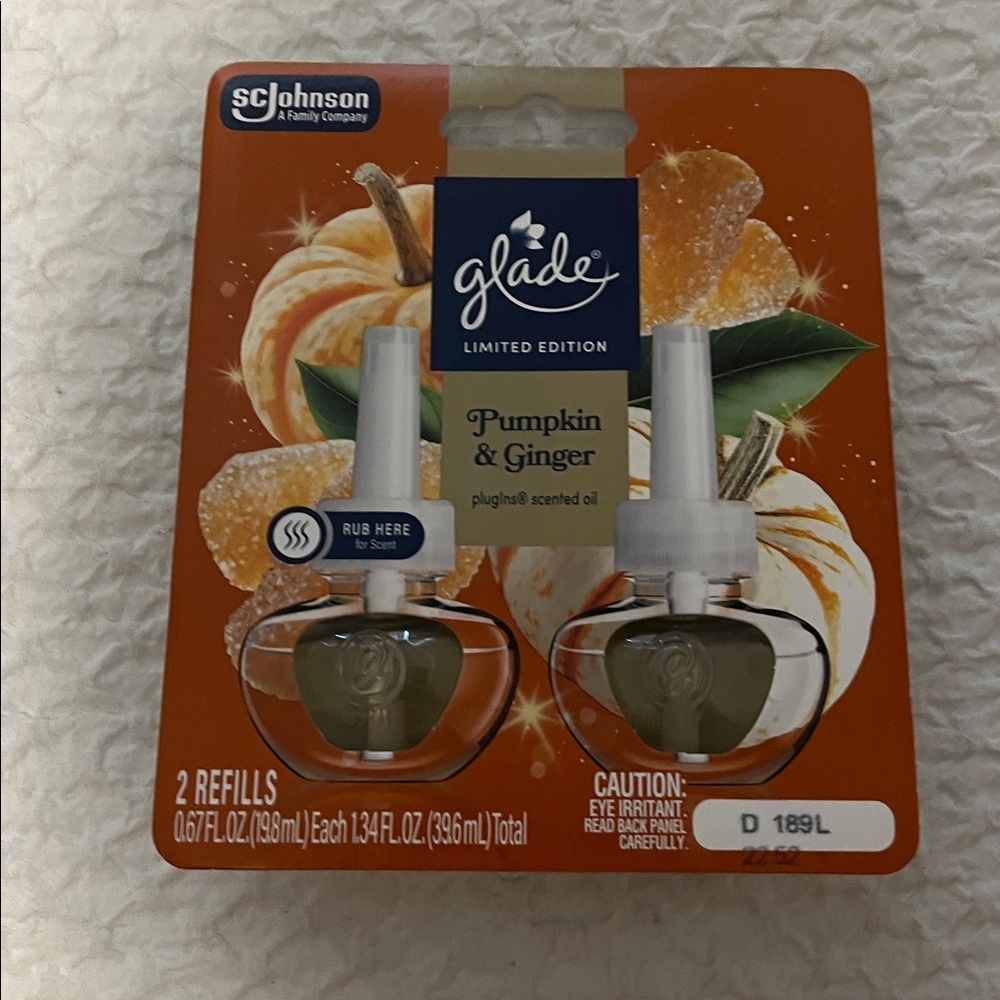 NWT Glade Scented Oil Warmers Pumpkin and Ginger and Wall Plug In - Picture 3 of 6